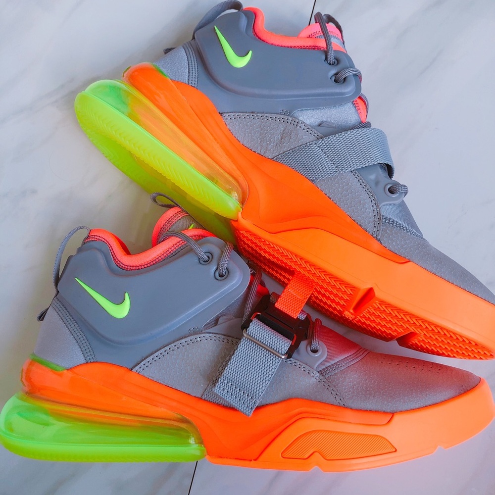 Nike Air Force 270 - Picture 5 of 8